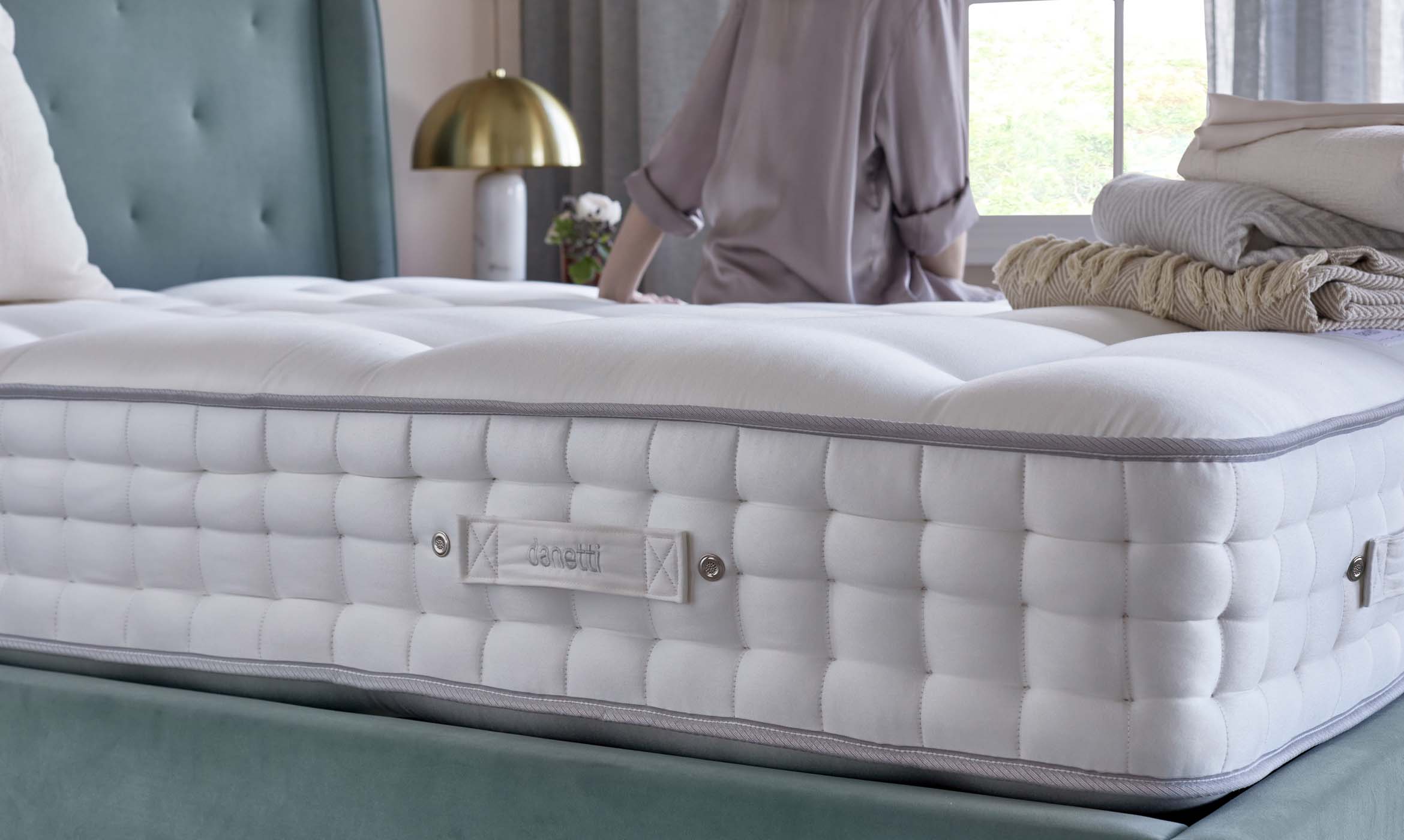 Luxury Comfort 12,500 Pocket Spring Medium King Mattress