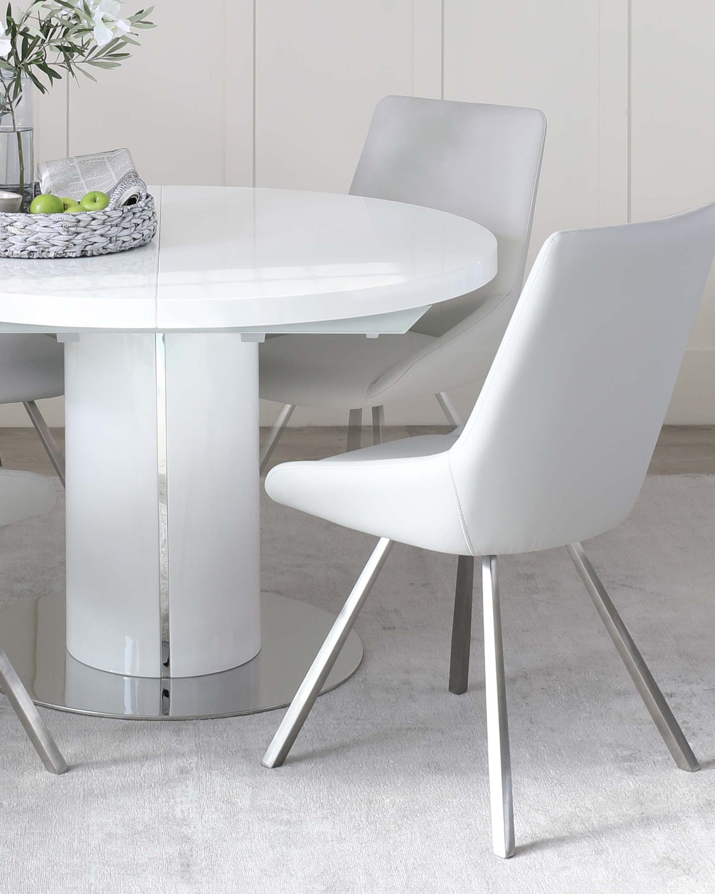 Round Gloss Extending White Dining Table By Danetti 0954