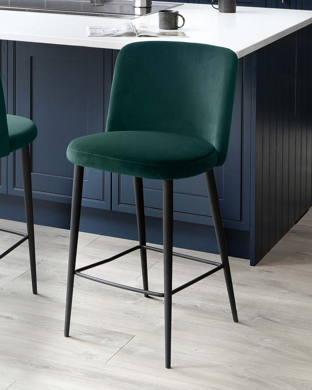 Trinny Dark Green Velvet Bar Stool – Danetti